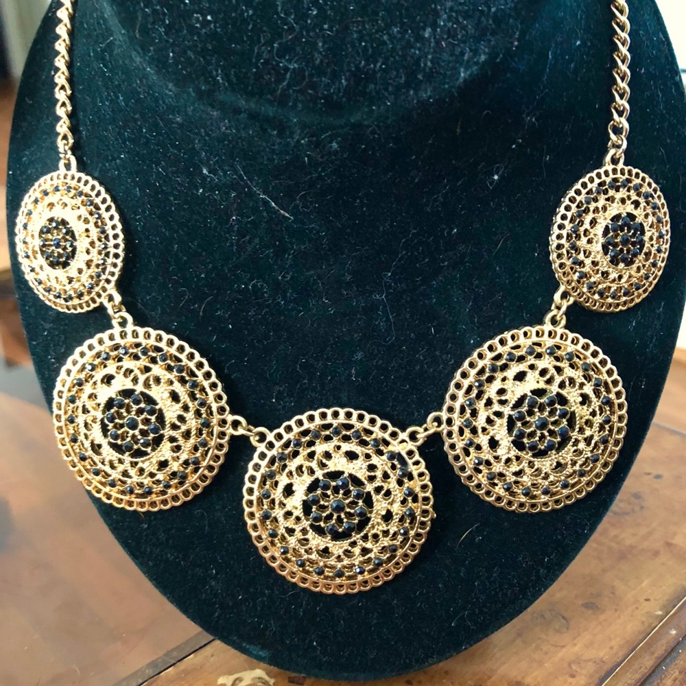Large necklace